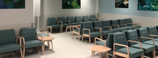 Multi-purpose free space sitting area designed for comfort and flexibility